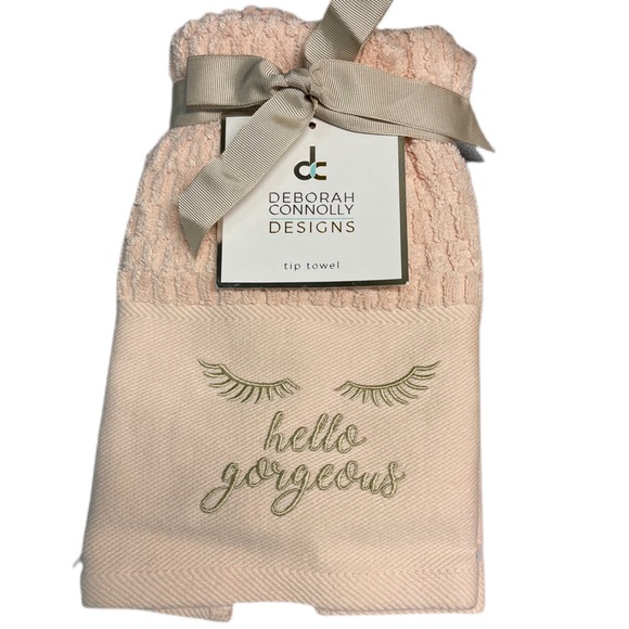 Deborah Connolly Other - Deborah Connolly Gold Embroidered “Hello Gorgeous“ Finger Tip Set of 2 Towels